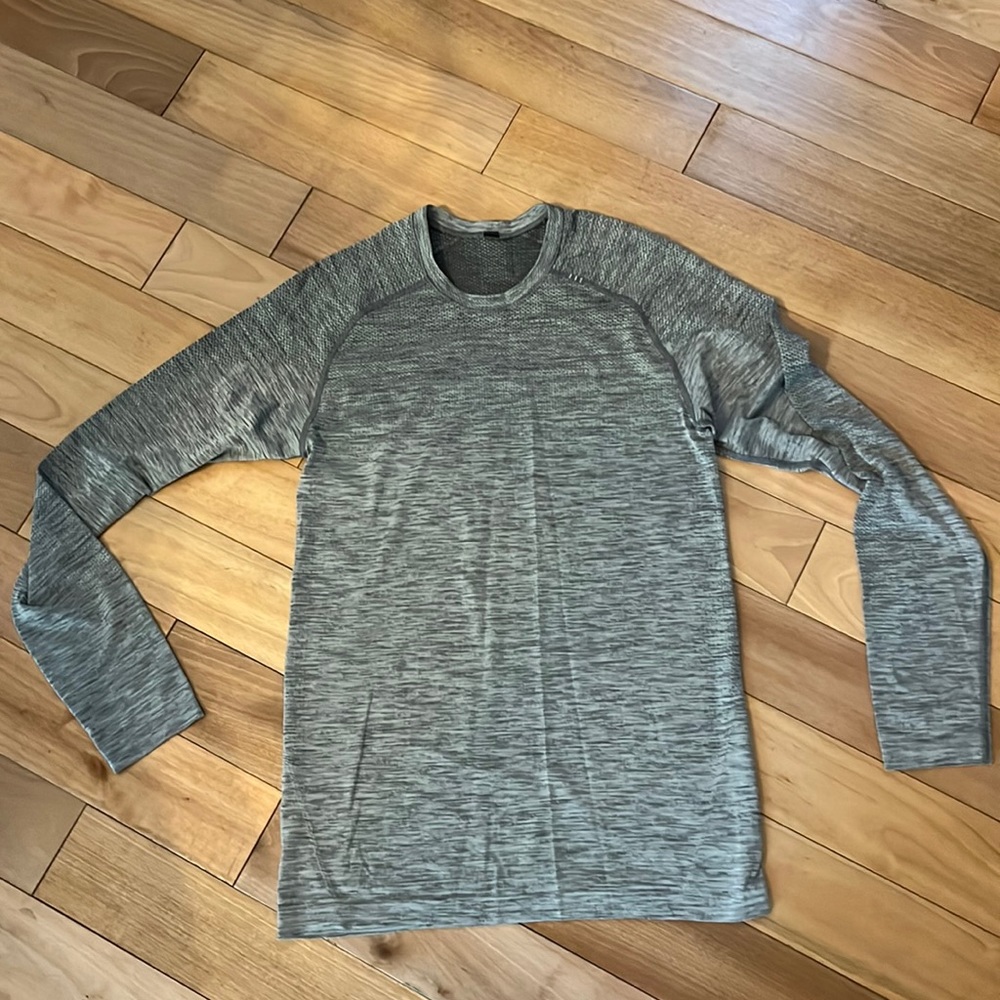 Lulu lemon long sleeve XS gray shirt